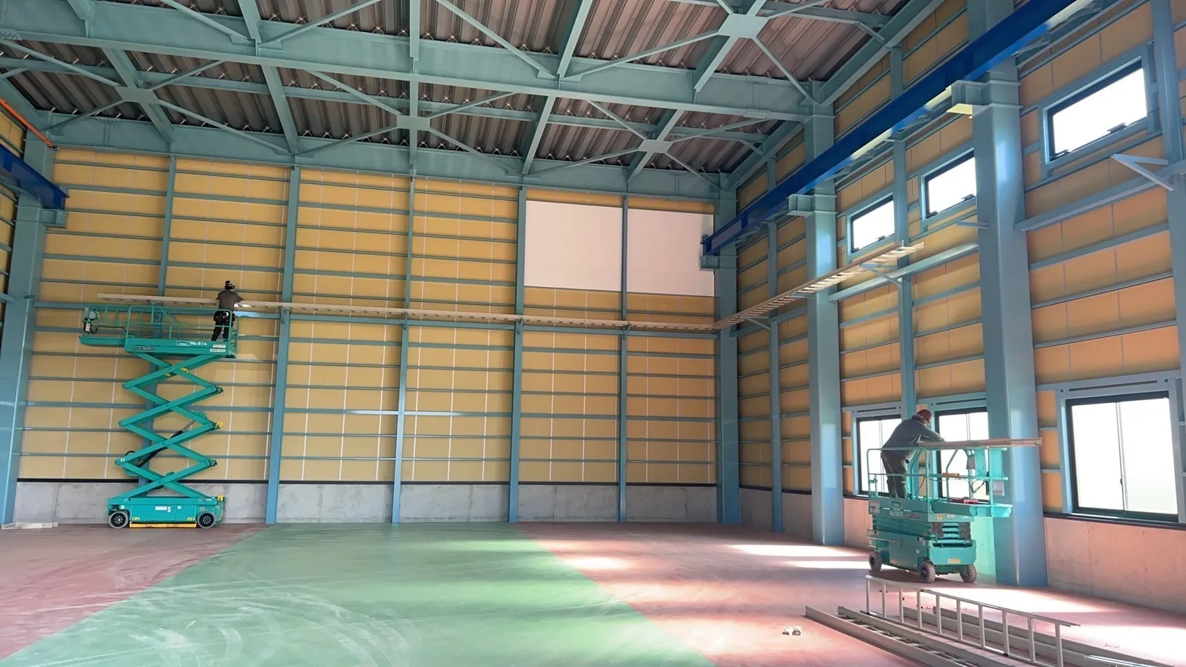 新しい現場が始まりました！笑顔とチームワークで進行中！